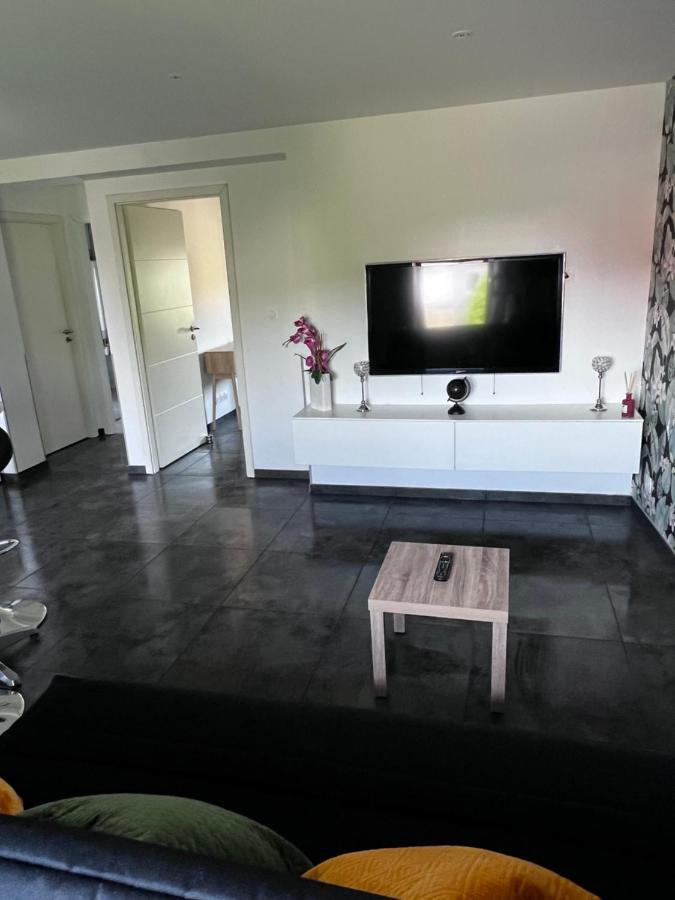 Superbe Appartement Danjoutin Exteriör bild